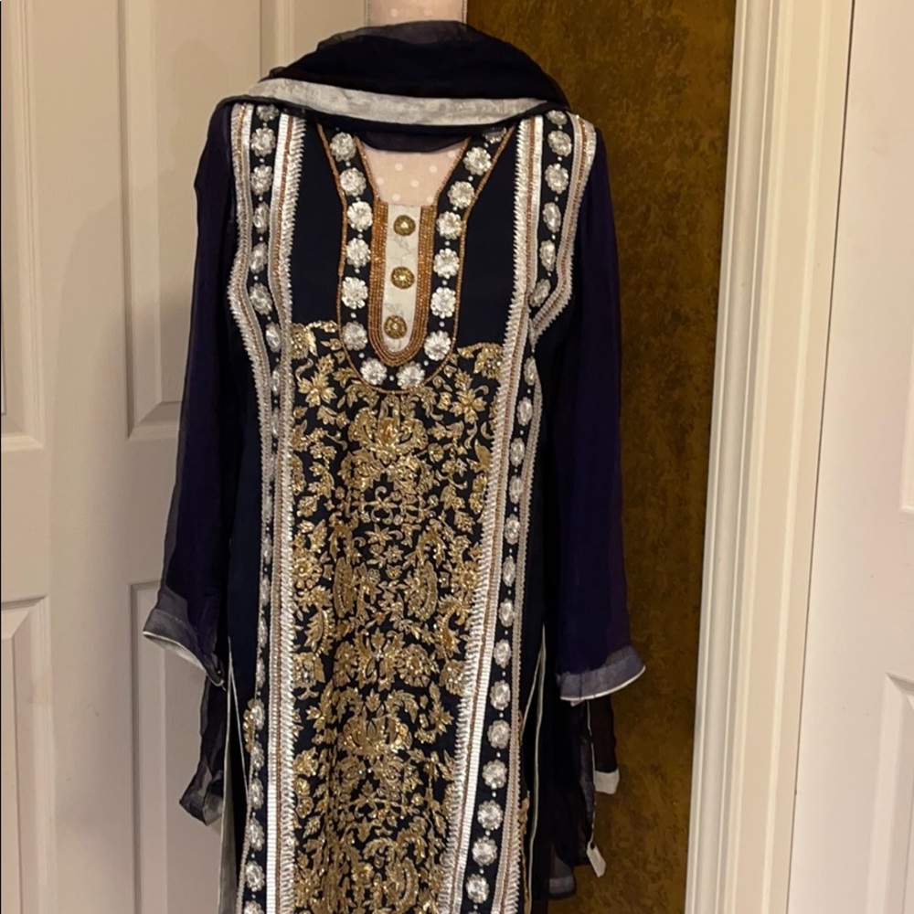 Pakistani / Indian three price customs made suit